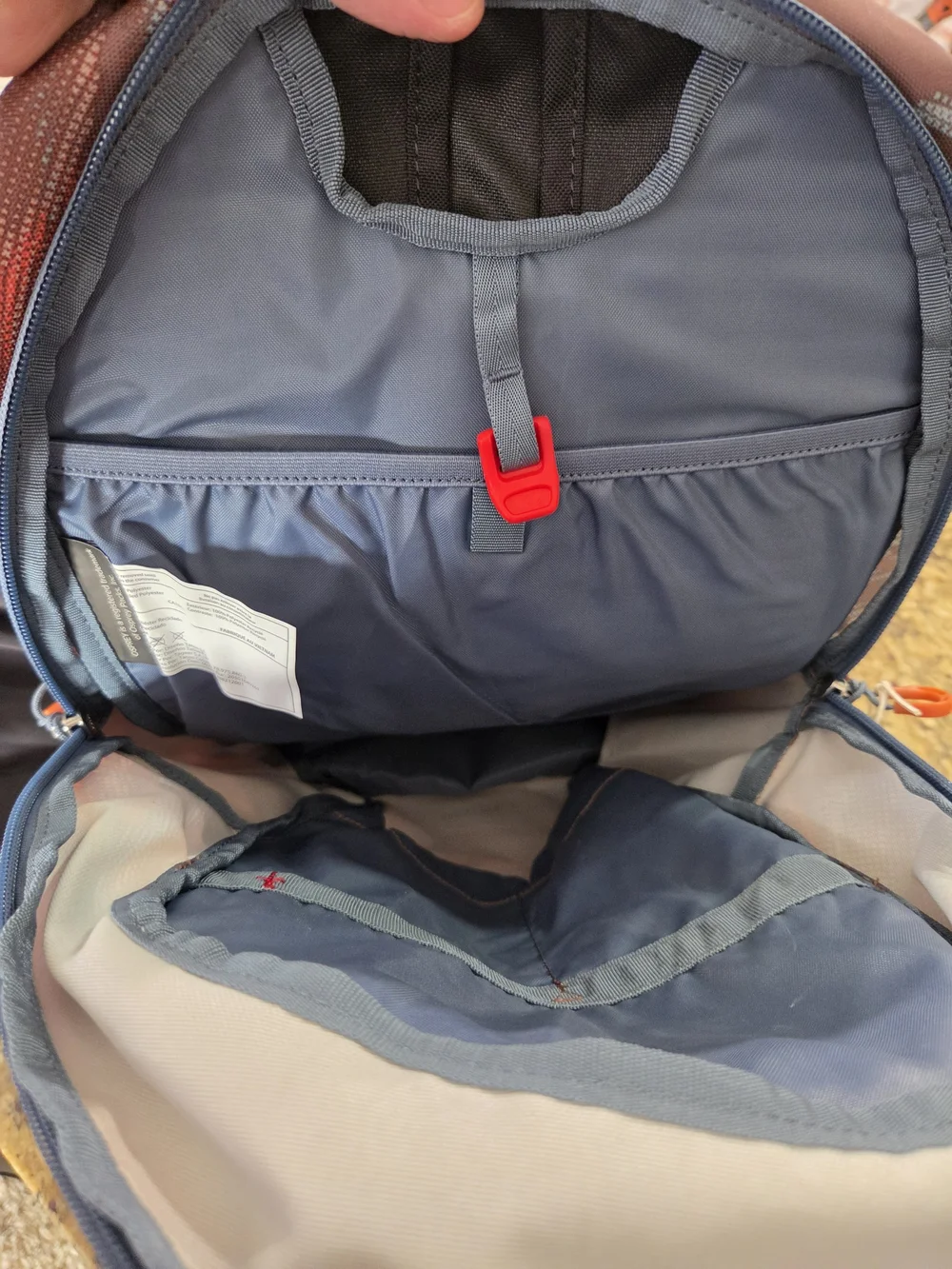 OSPREY Daylite Backpack in Dusty Rose with Blue and Orange Accents